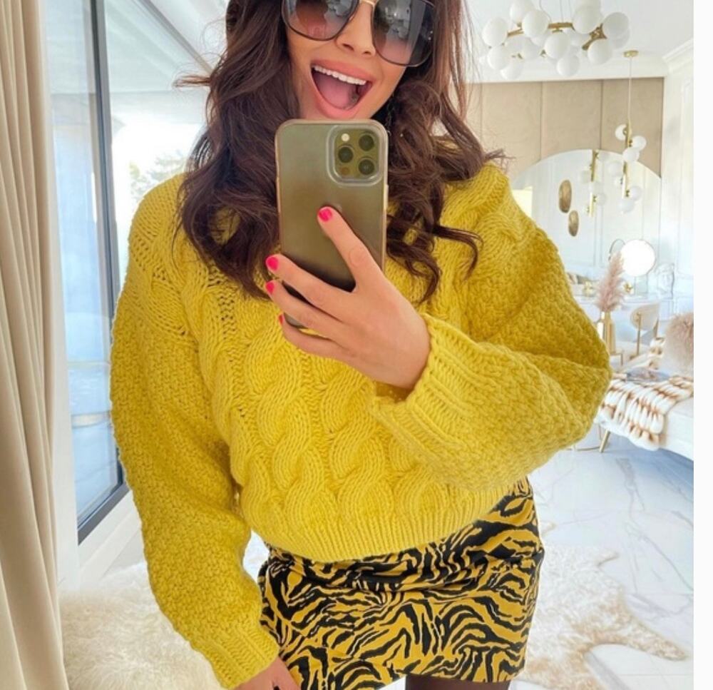 ZARA BLOGGER FAVORITE CABLE KNIT SWEATER